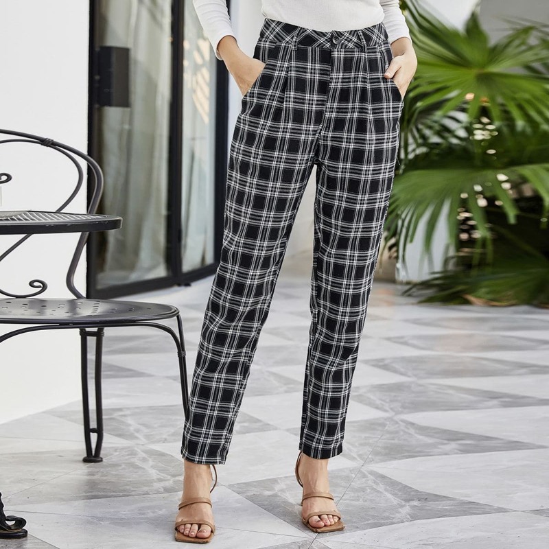 

Plaid Slant Pocket Tapered Pants, Black and white