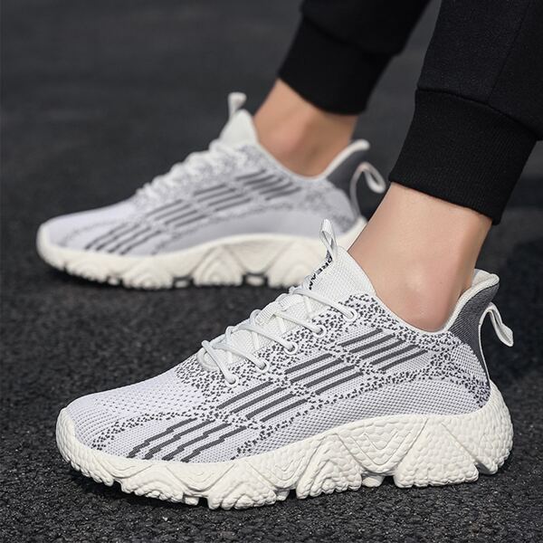 

Men Lace-up Front Wide Fit Sneakers, White