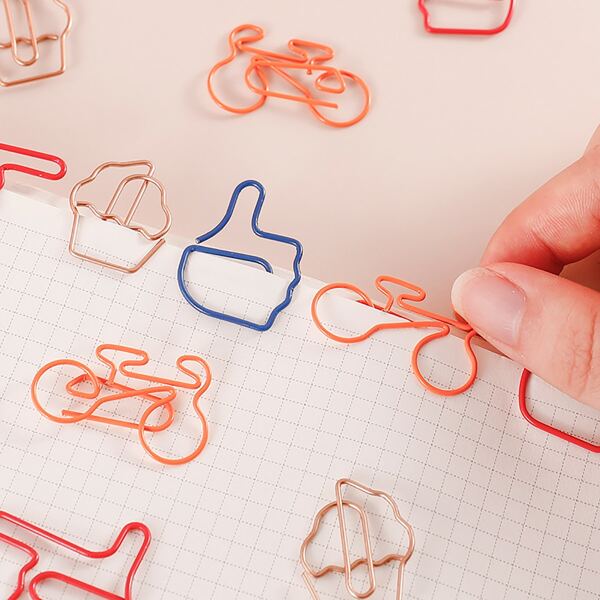 

10pcs Metal Random Paper Clip, Multicolor