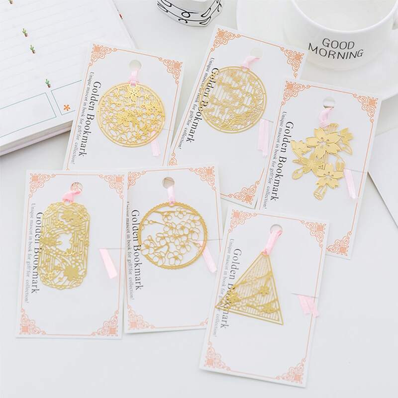 

1pc Random Hollow Out Bookmark, Gold