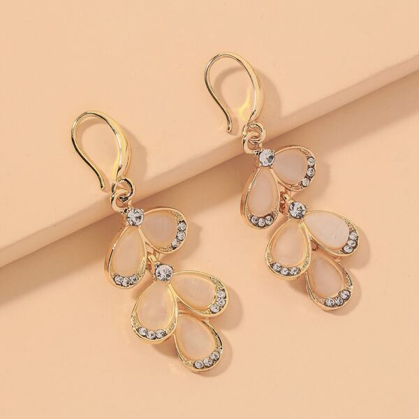 

Rhinestone Decor Leaf Design Earrings, Gold