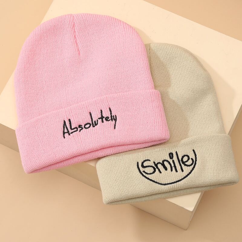 

2pcs Letter Knit Beanie, Multicolor