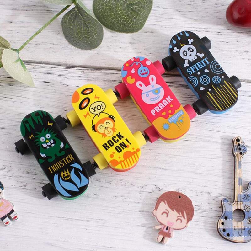 

2pcs Random Cartoon Skateboard Shaped Eraser, Multicolor
