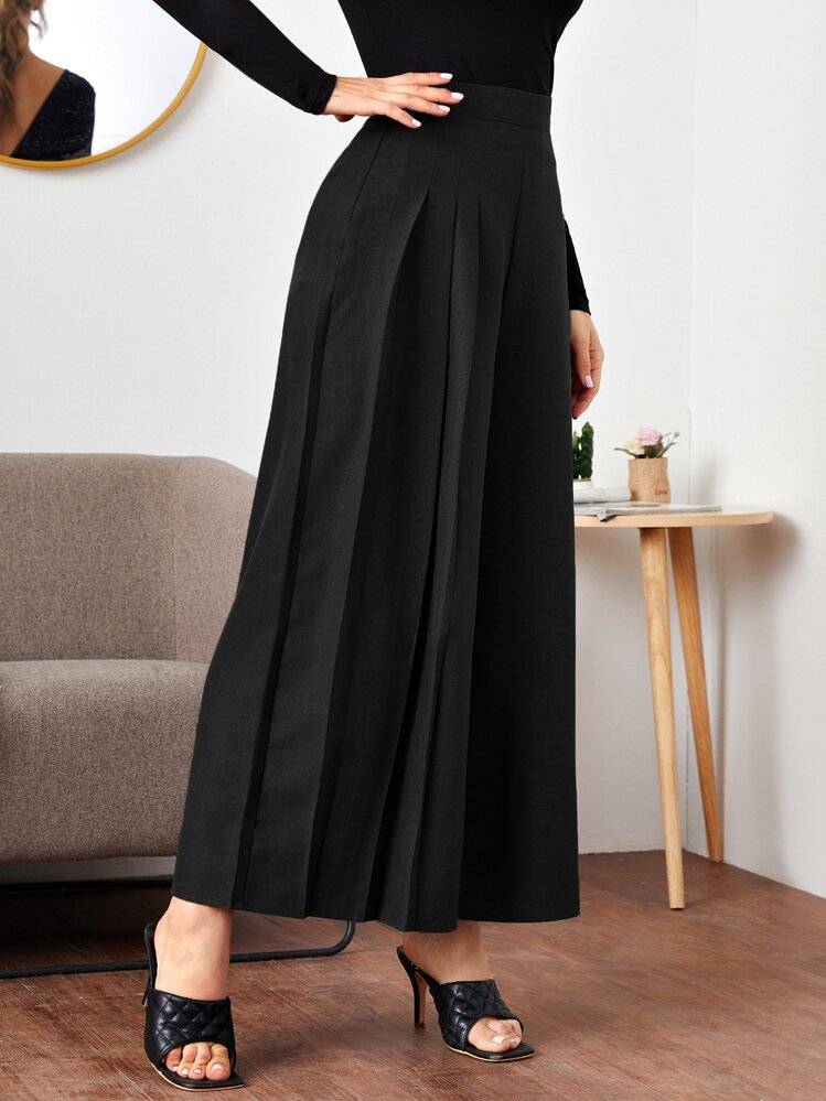 Mulvari Fold Pleated Detail Wide Leg Trousers - Black - View 3