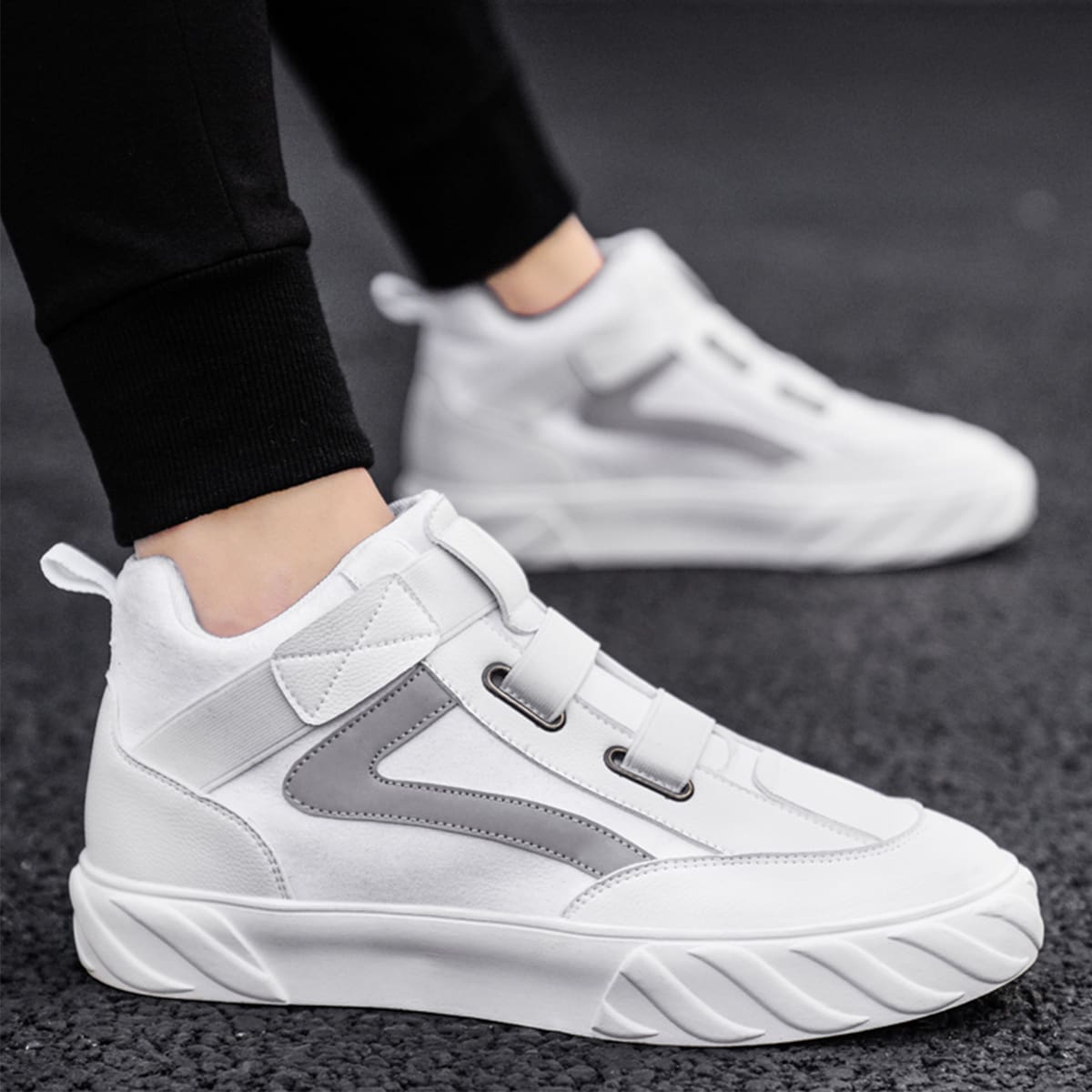 

Guys Wide Fit High Top Sneakers, White