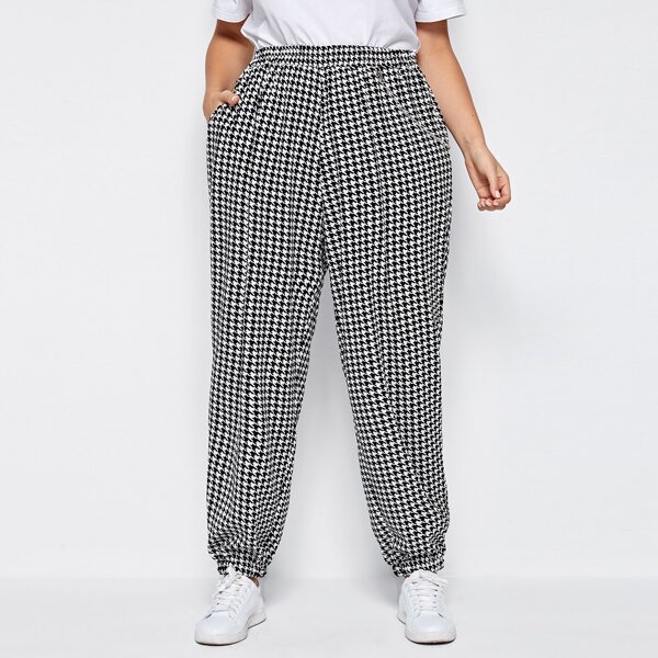 

Plus Houndstooth Print Tapered Pants, Black and white