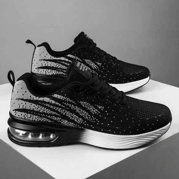 

Men Color Block Lace-up Front Sneakers, Black and white