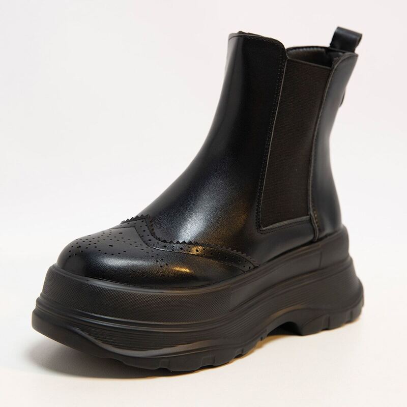 

Minimalist Platform Chelsea Boots, Black