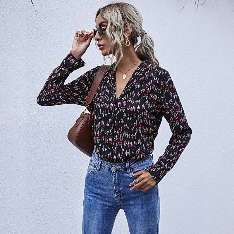 

Allover Plants Print V Neck Blouse, Black