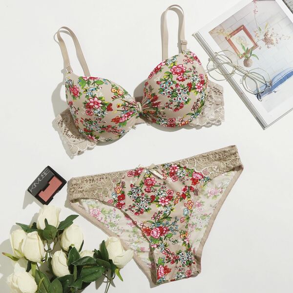 

Plus Floral Print Lace Trim Underwire Lingerie Set, Multicolor