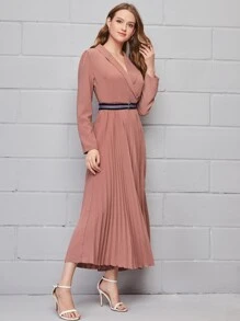 SHEIN فستان بحزام ذاتي بحزام ذاتي مثني وبعنق شلال
