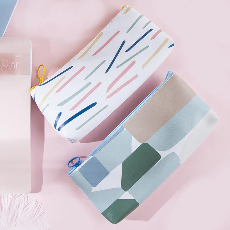 

1pc Graphic Print Random Pencil Bag, Multicolor
