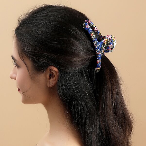 

Flower Pattern Hair Claw, Multicolor