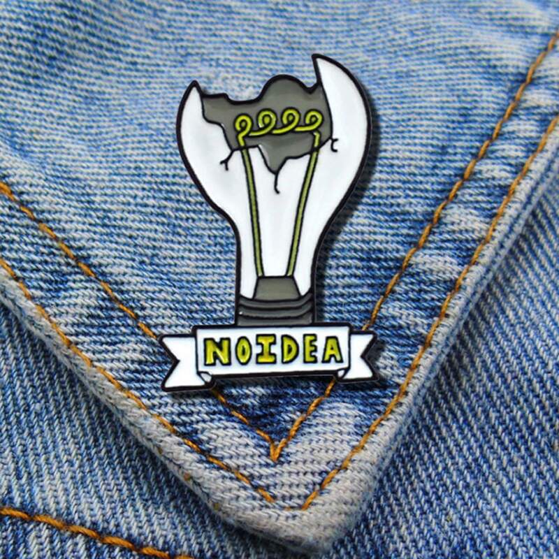 

Light Bulb Design Brooch, Multicolor