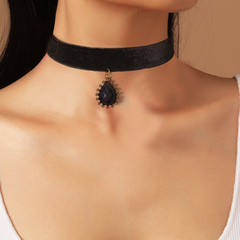 

Water-drop Pendant Choker, Black