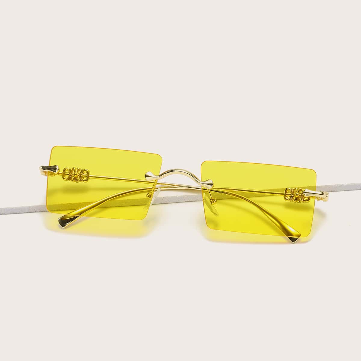 

Square Rimless Sunglasses