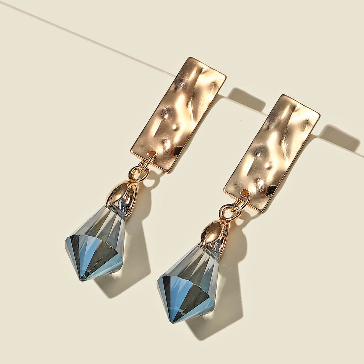 

Textured Metal Decor Crystal Drop Earrings, Blue