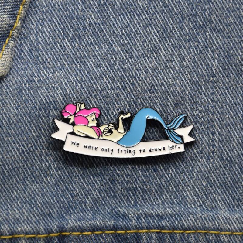 

Mermaid Design Brooch, Multicolor