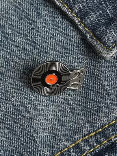唱片形胸针