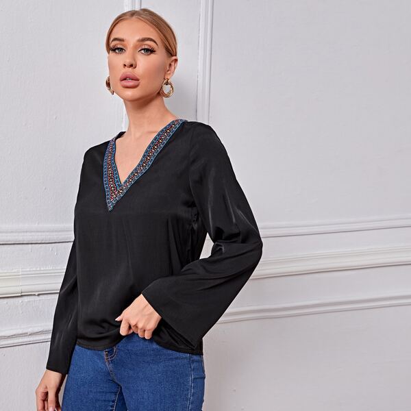 

Bell Sleeve Contrast Tape Neck Top, Black