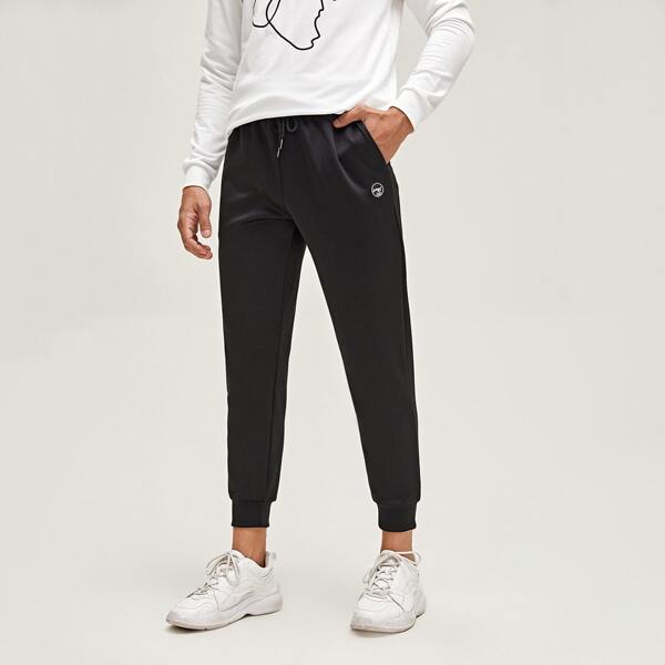 

Men Patched Detail Pocket Front Sweatpants, Black