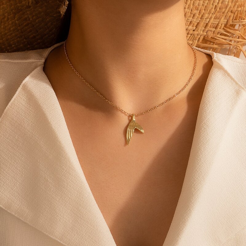 

Fishtail Charm Necklace, Gold