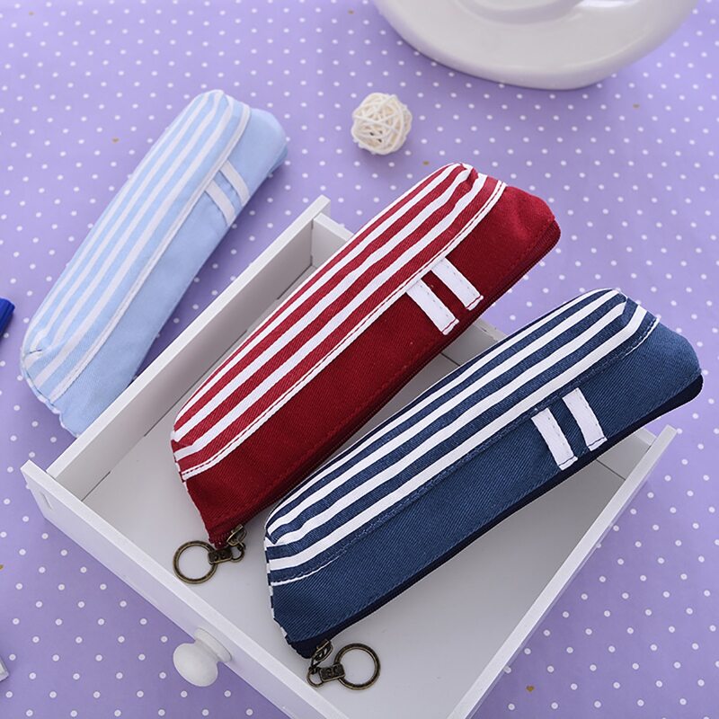 

1pc Striped Pattern Random Pencil Case, Multicolor