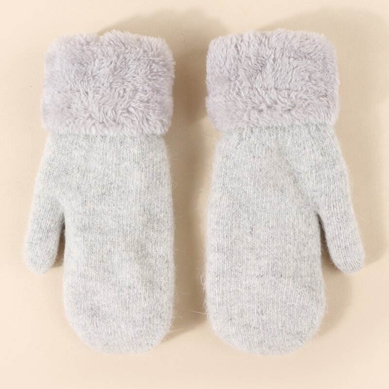 

Simple Fluffy Gloves, Light grey