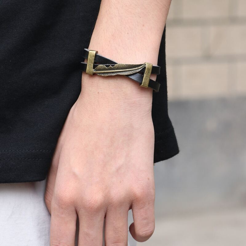 

Guys Metal Feather Decor Bracelet, Black