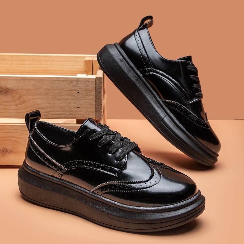 

Wingtip Lace-up Front Skate Shoes, Black