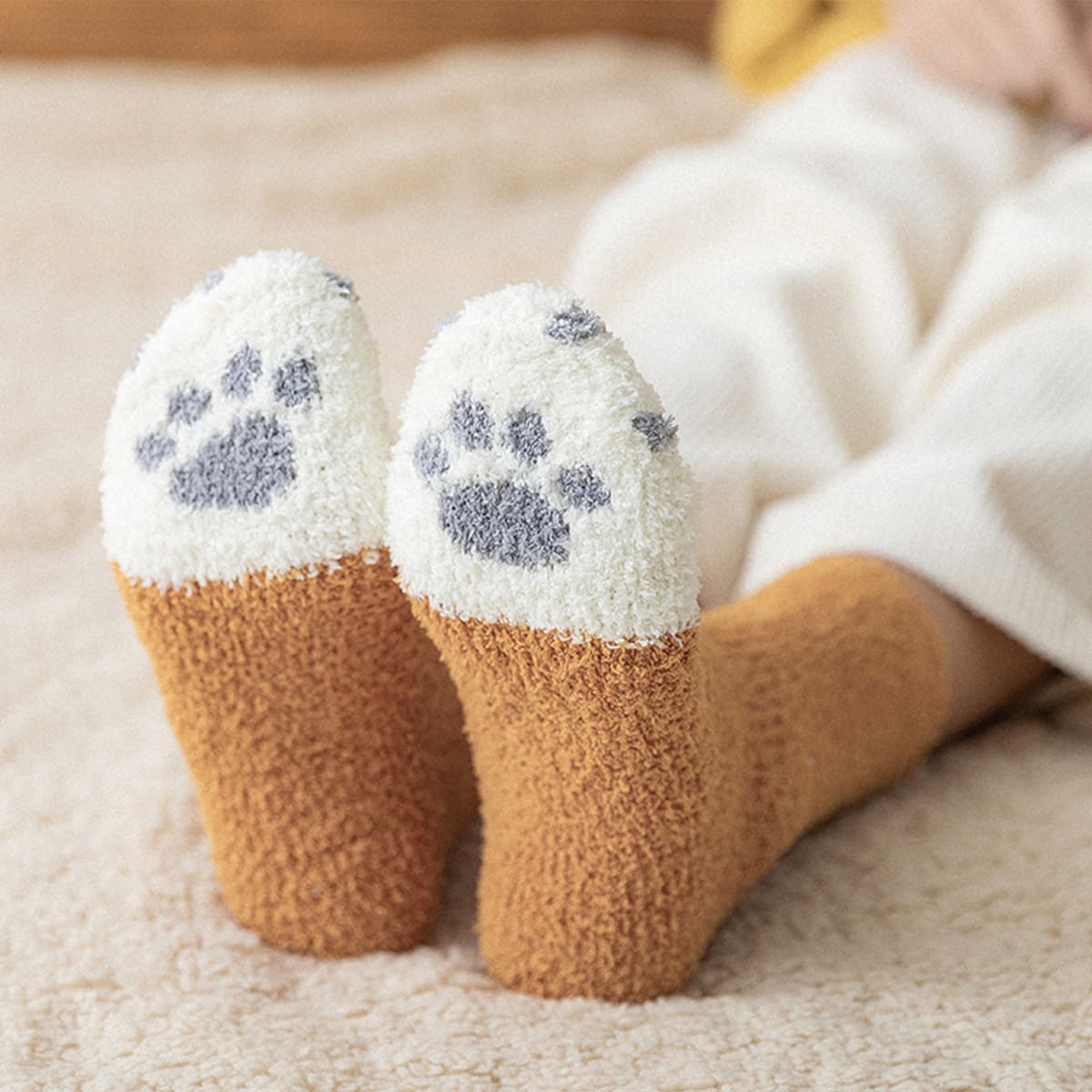 

1pair Cartoon Pattern Fluffy Socks, Multicolor