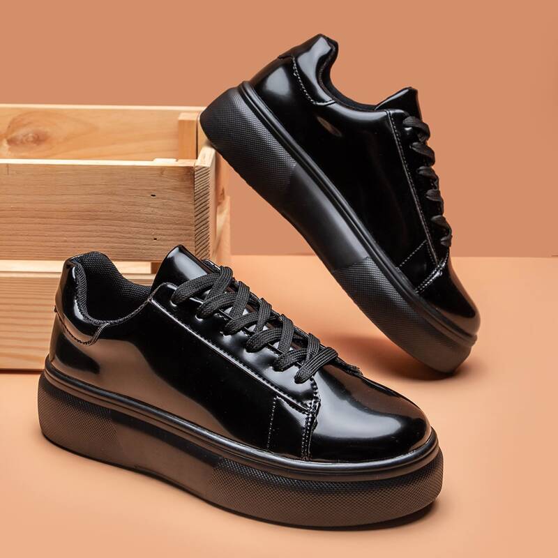 

Minimalist Lace-up Front Skate Shoes, Black
