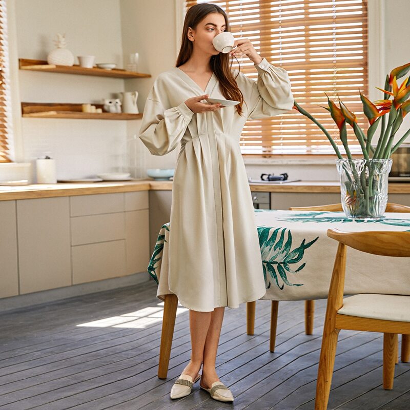 

Drop Shoulder Fold Pleated Solid Dress, Khaki