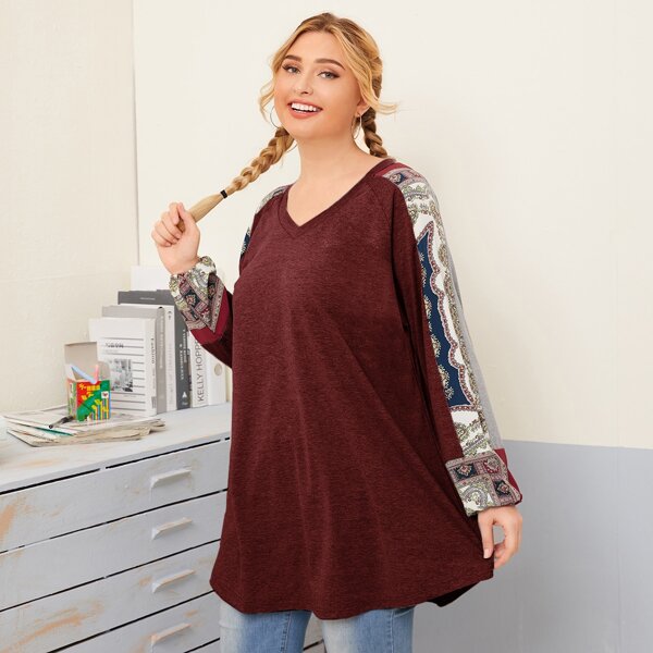 

Plus Contrast Raglan Sleeve V-neck Tee, Maroon
