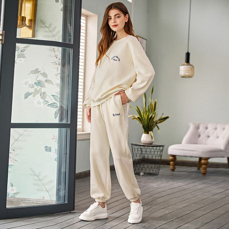 

Slogan Graphic Drop Shoulder Sweatshirt & Pants Set, Beige