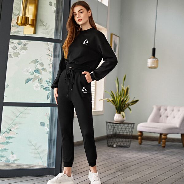 

Letter & Geo Graphic Pullover & Tie Waist Sweatpants Set, Black