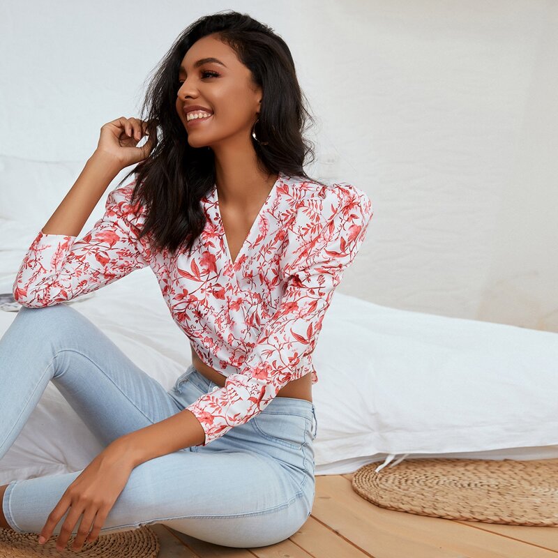 

Gigot Sleeve Wrap Tie Back Floral Crop Top, Red and white