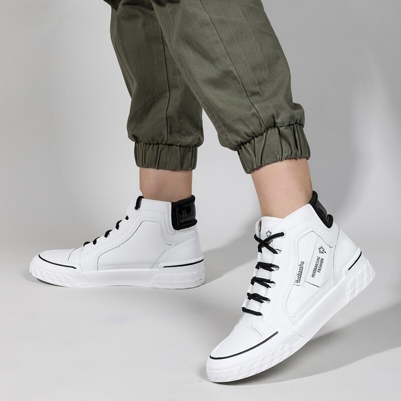 

Letter Graphic Lace-up Front Skate Shoes, Black and white