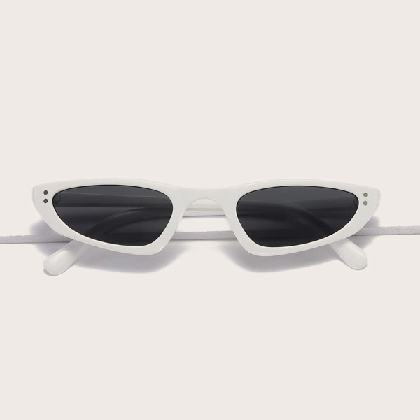 

Rivet Decor Sunglasses