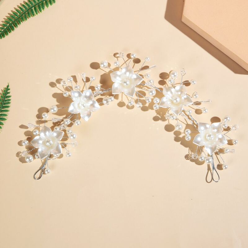 

Faux Pearl & Flower Decor Hair Accessory, White
