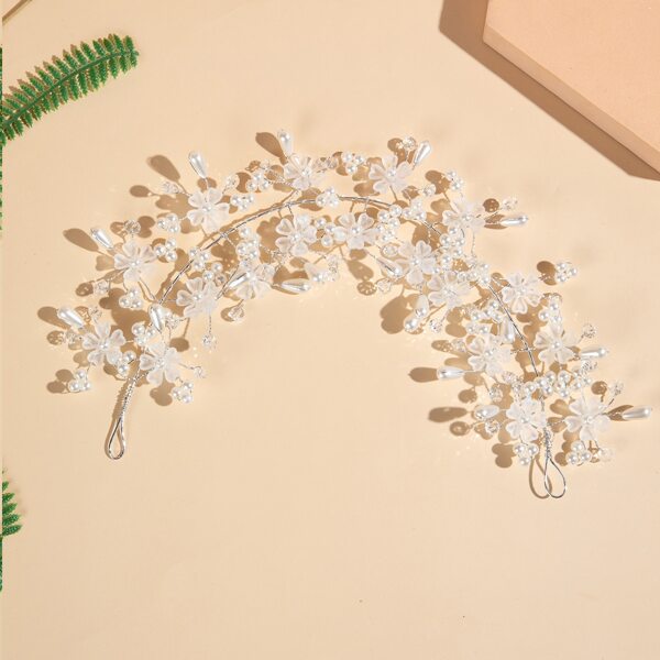 

Faux Pearl & Flower Decor Hair Accessory, White