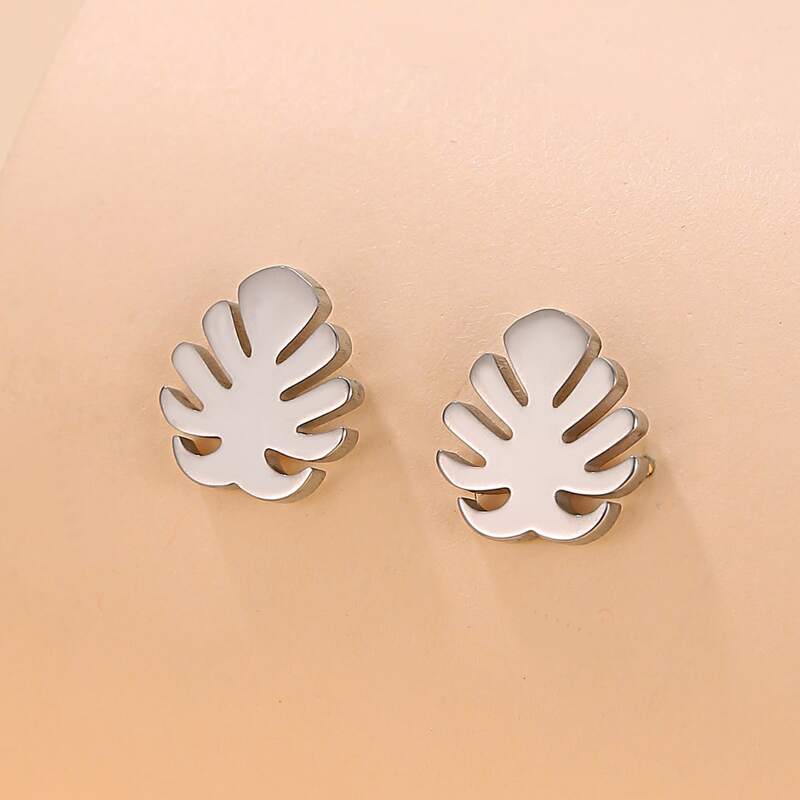 

Leaf Design Earrings, Silver