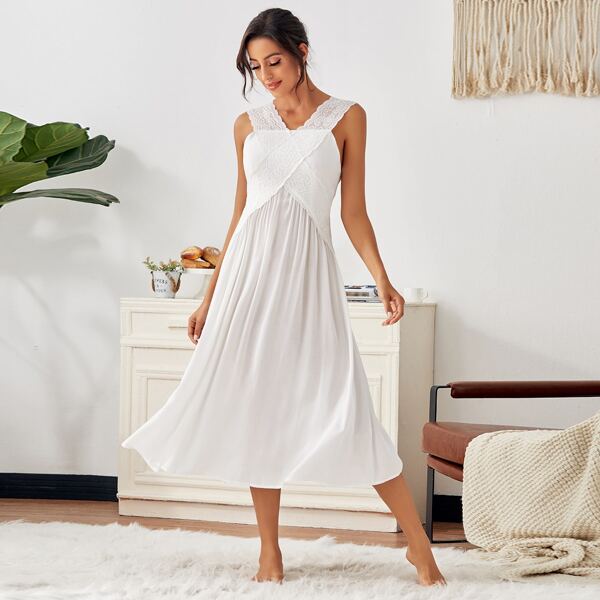 

Solid Contrast Guipure Lace Night Dress, White