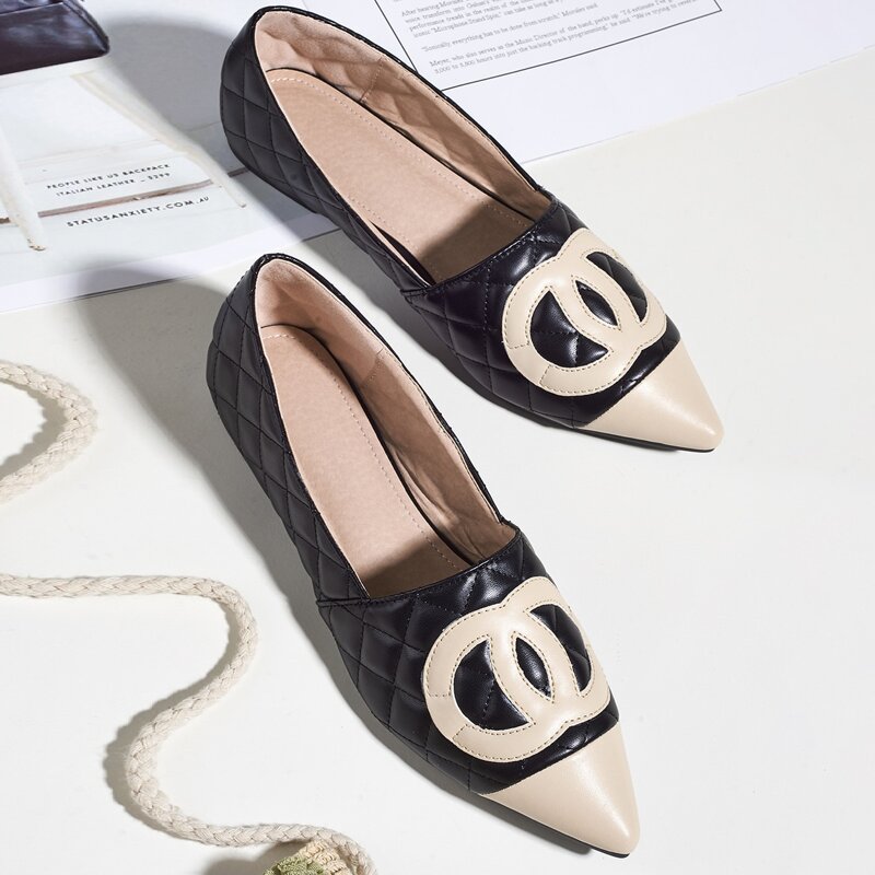 

Cap Toe Quilted Wide Fit Flats, Black