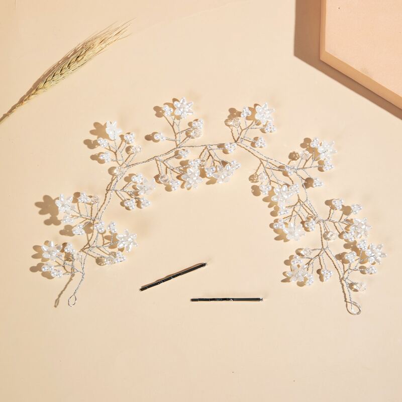 

Faux Pearl & Flower Decor Hair Accessory With 2pcs Hair Clip, White