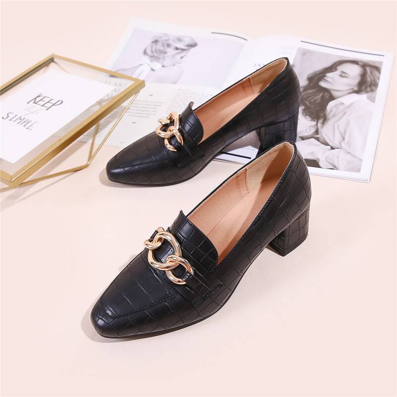 

Chain Decor Croc Embossed Mid Heeled Pumps, Black