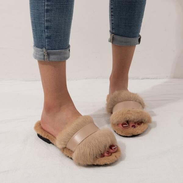 

Minimalist Wide Fit Fluffy Slippers, Khaki