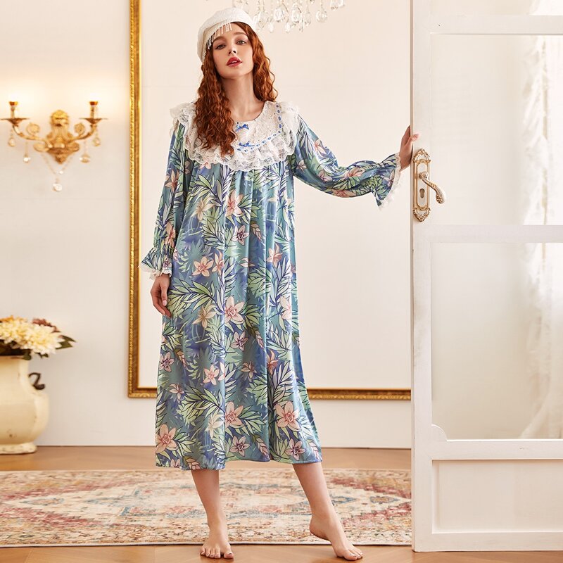 

Lace Panel Floral Print Nightdress, Multicolor