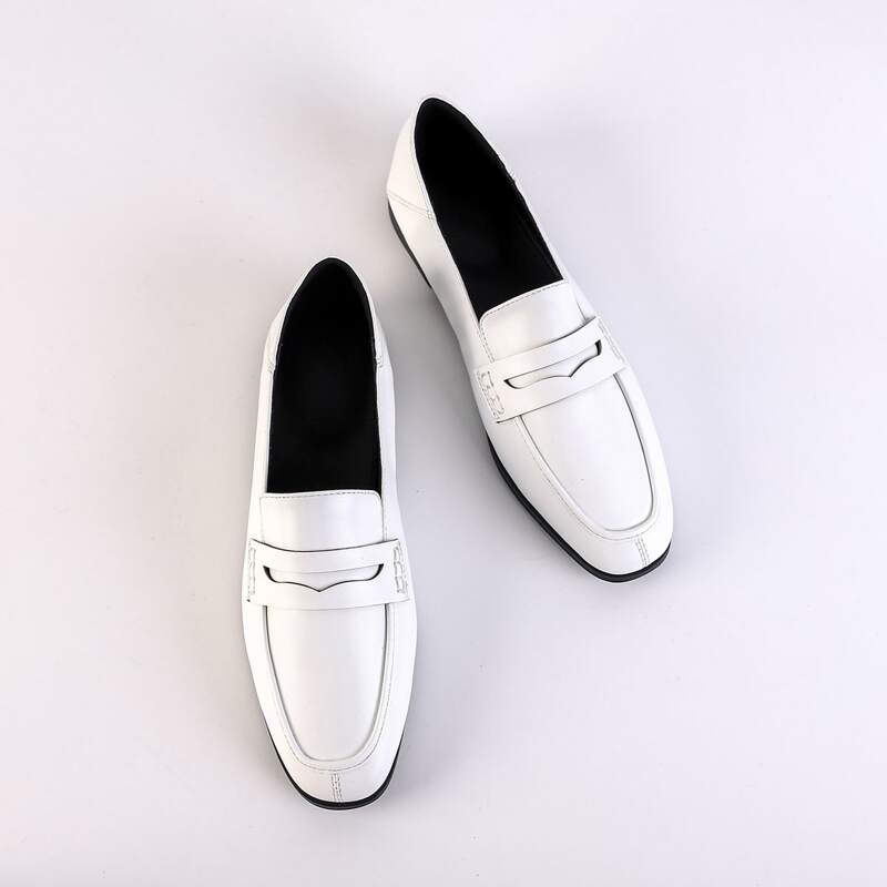 

Minimalist Slip On Loafers, White