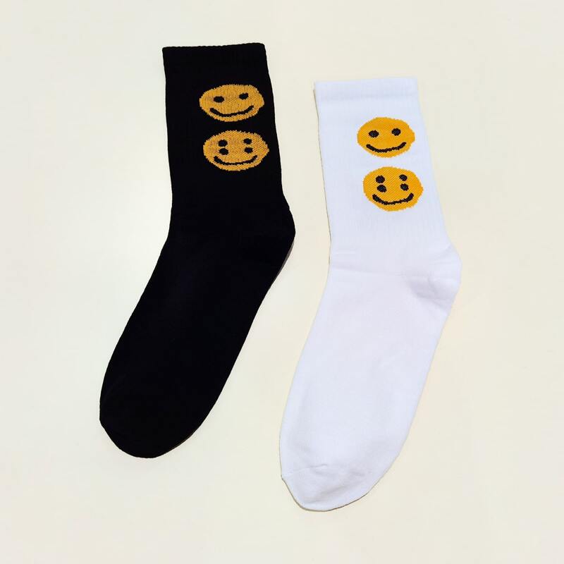 

2pairs Smile Crew Socks, Black and white